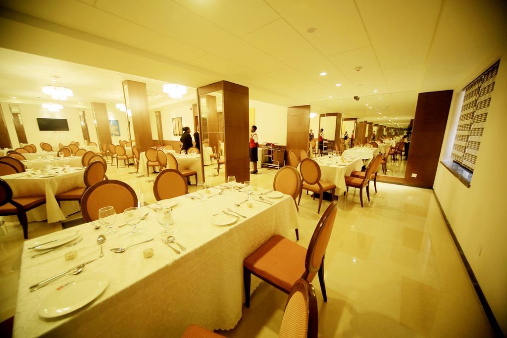 Hotel Africana Kampala Bagian luar foto