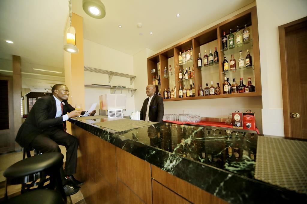 Hotel Africana Kampala Bagian luar foto