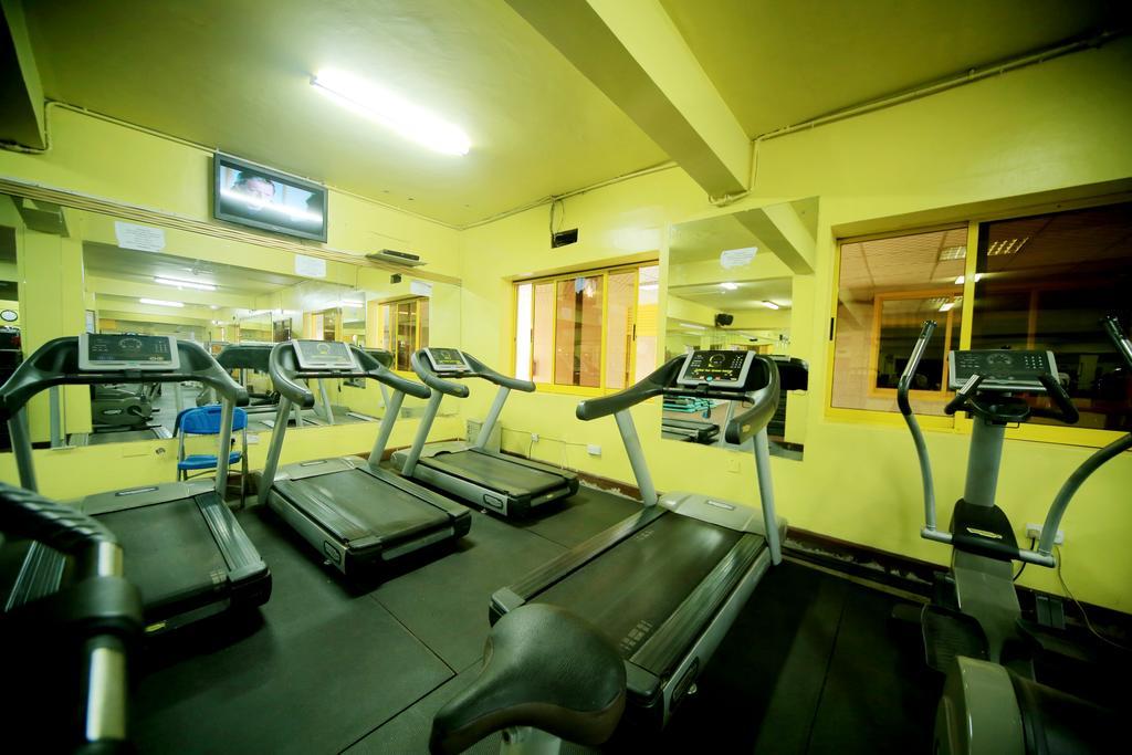 Hotel Africana Kampala Bagian luar foto