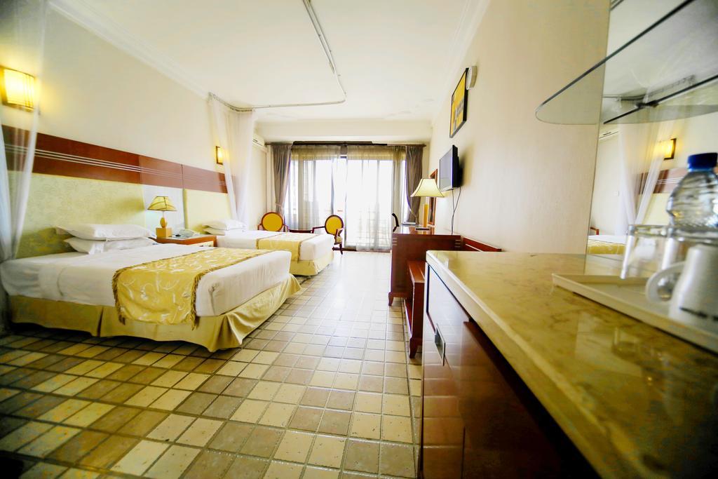 Hotel Africana Kampala Bagian luar foto