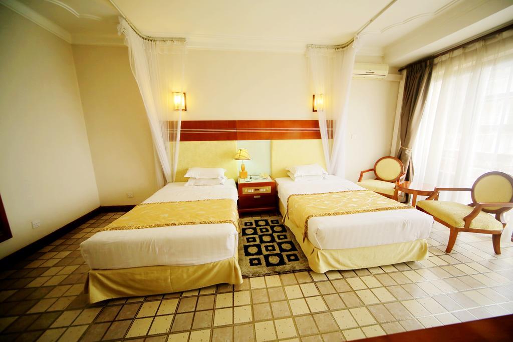 Hotel Africana Kampala Bagian luar foto