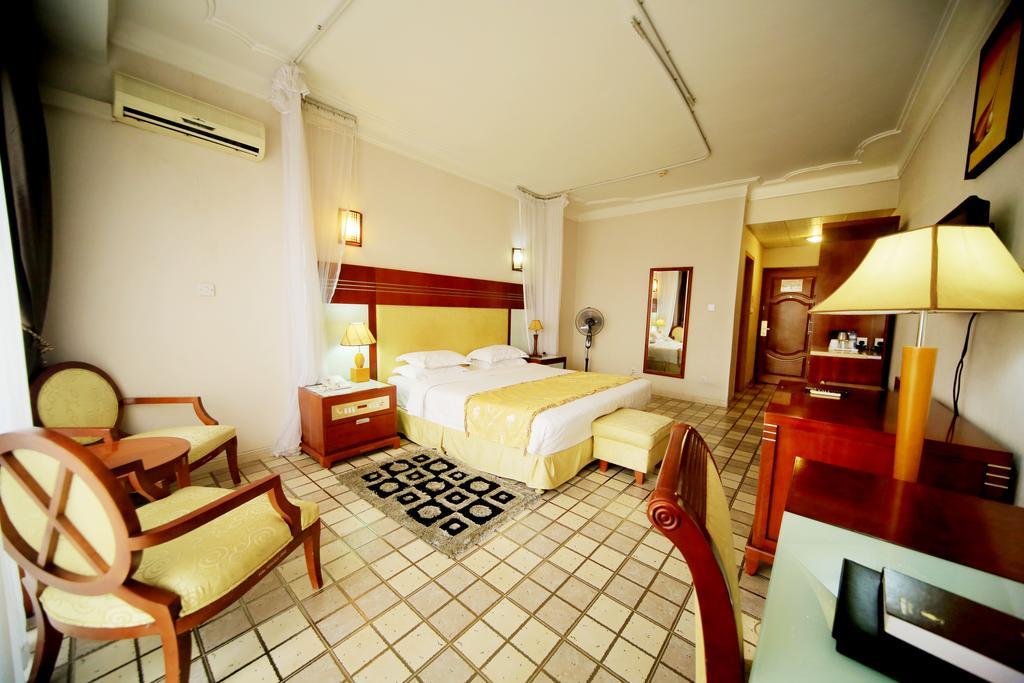 Hotel Africana Kampala Bagian luar foto