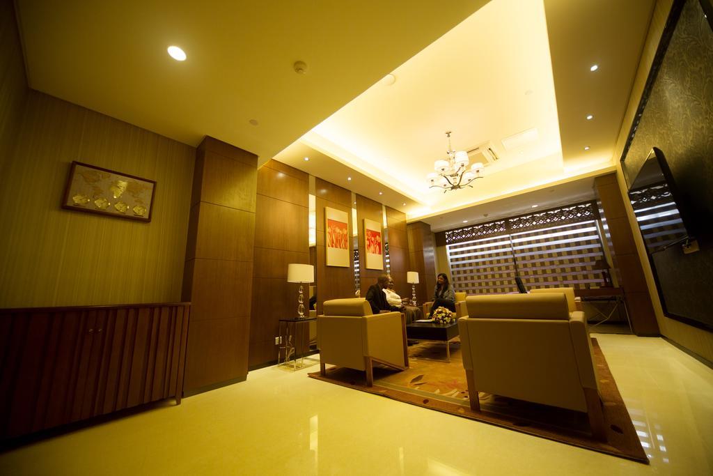 Hotel Africana Kampala Bagian luar foto