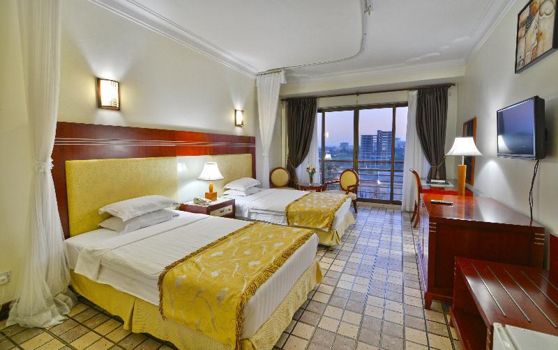 Hotel Africana Kampala Bagian luar foto