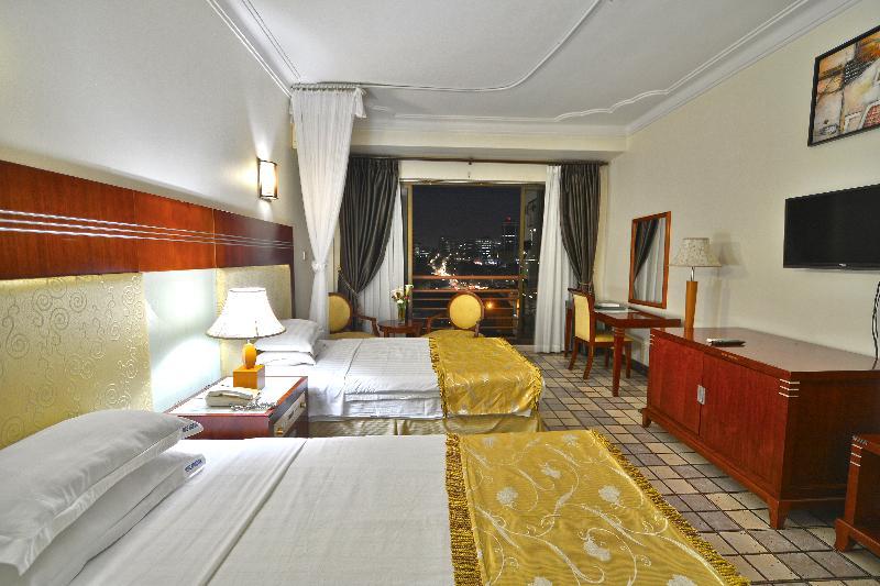 Hotel Africana Kampala Bagian luar foto