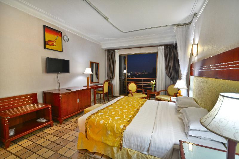 Hotel Africana Kampala Bagian luar foto