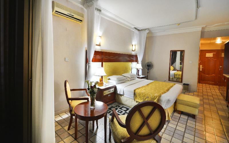 Hotel Africana Kampala Bagian luar foto