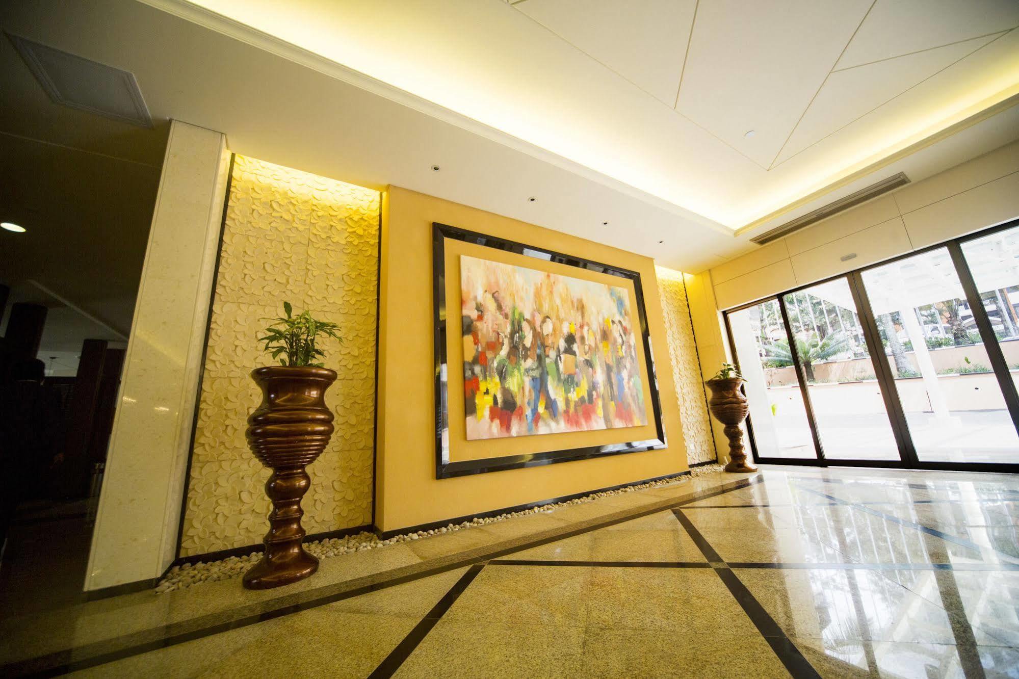 Hotel Africana Kampala Bagian luar foto