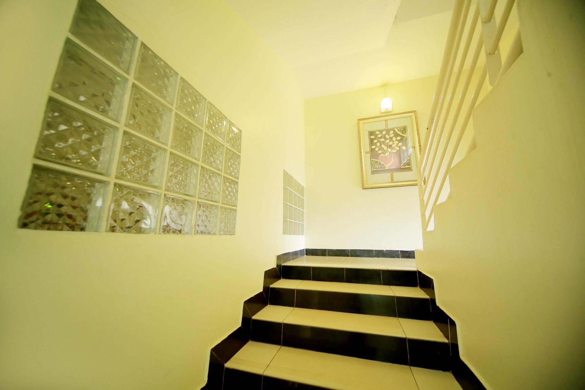 Hotel Africana Kampala Bagian luar foto
